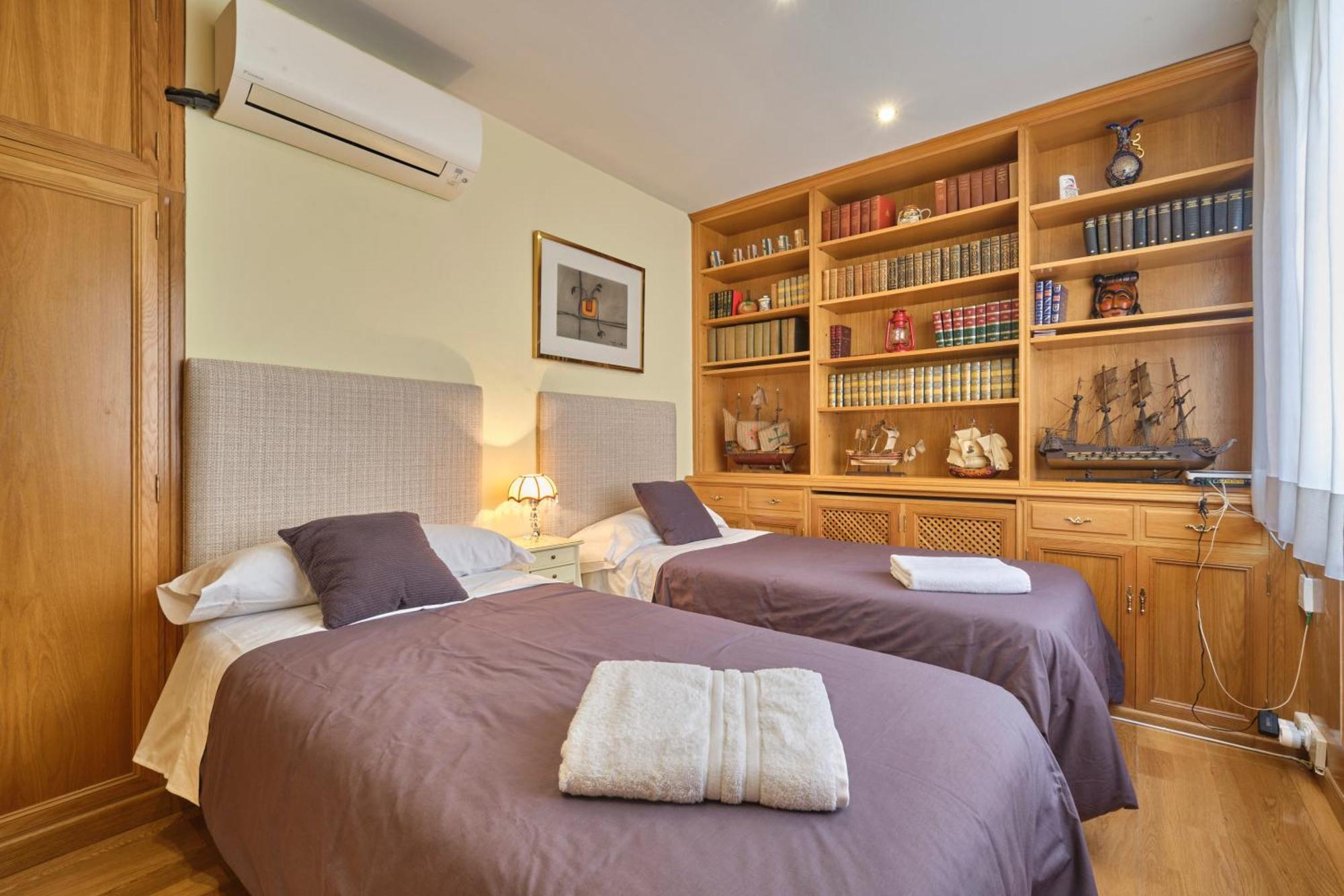 Apartamentos Carlos Madrid Buitenkant foto